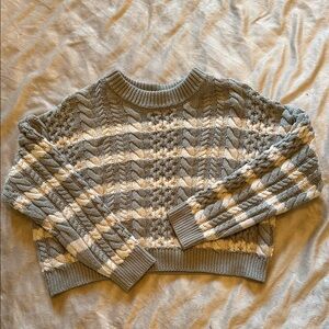 Jessica Simpson Gray and Cream Cable Knit Sweater